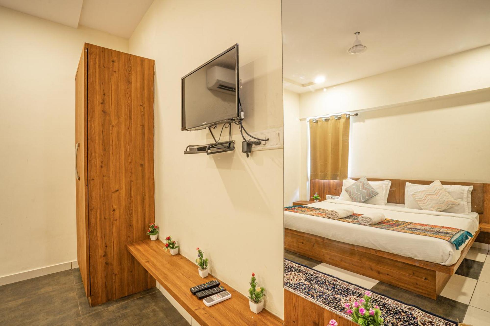 Hotel Naman Ουνταϊπούρ Εξωτερικό φωτογραφία