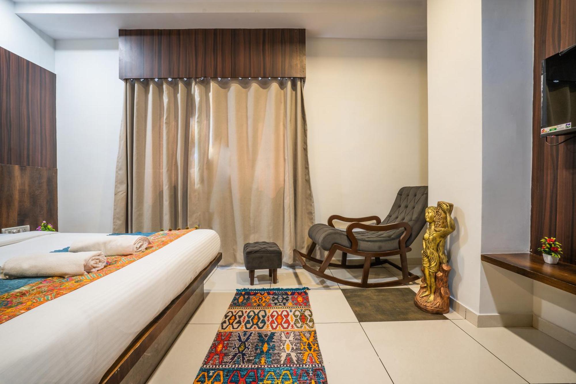 Hotel Naman Ουνταϊπούρ Εξωτερικό φωτογραφία