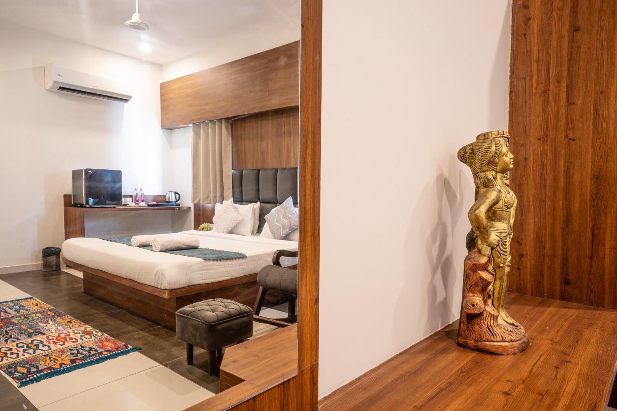 Hotel Naman Ουνταϊπούρ Εξωτερικό φωτογραφία