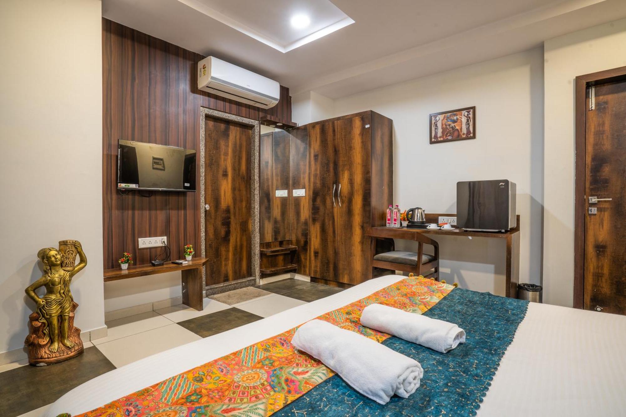 Hotel Naman Ουνταϊπούρ Εξωτερικό φωτογραφία