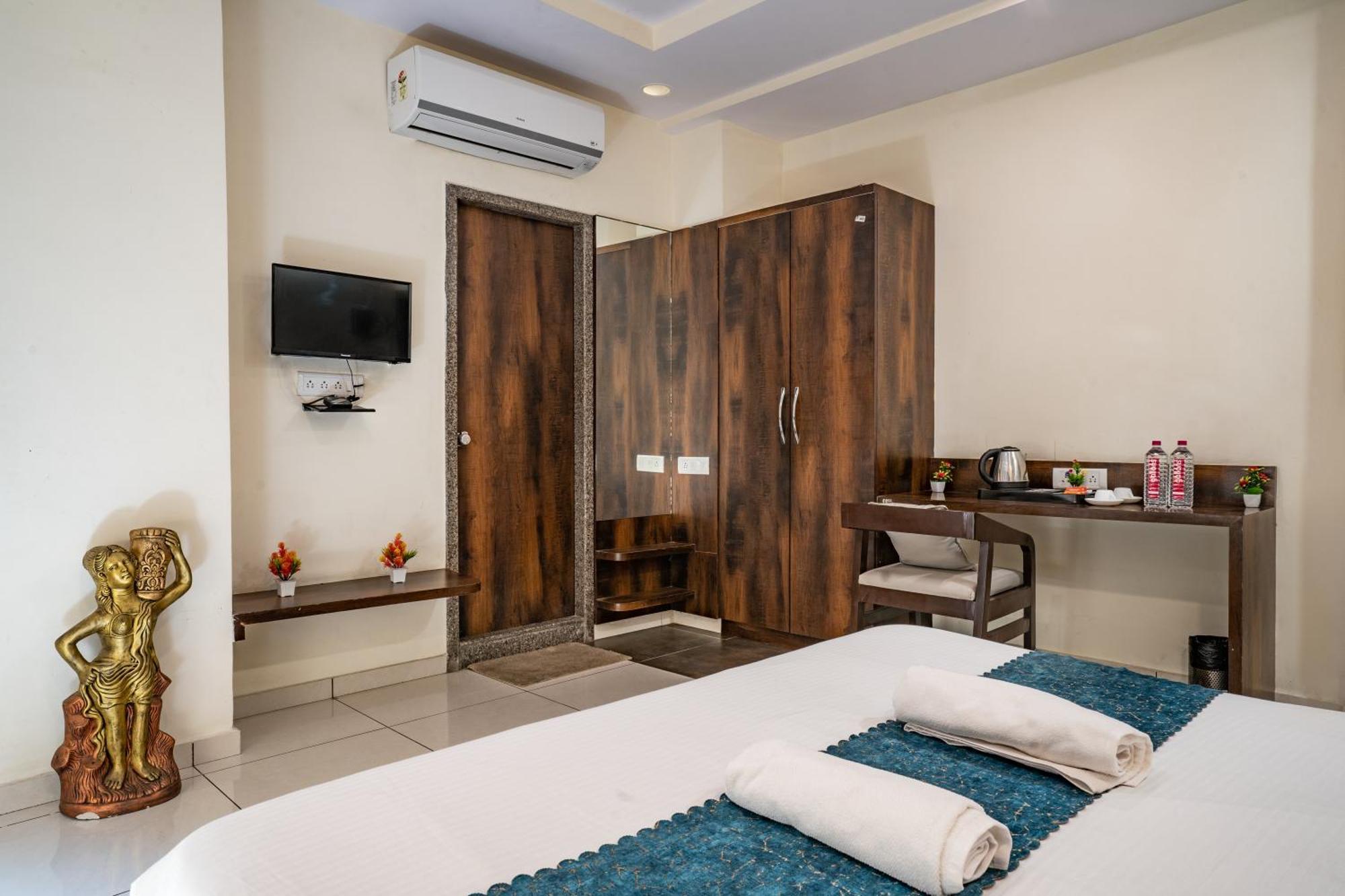 Hotel Naman Ουνταϊπούρ Εξωτερικό φωτογραφία