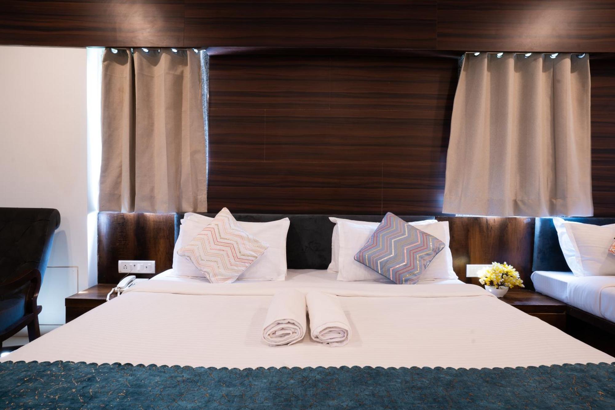 Hotel Naman Ουνταϊπούρ Εξωτερικό φωτογραφία