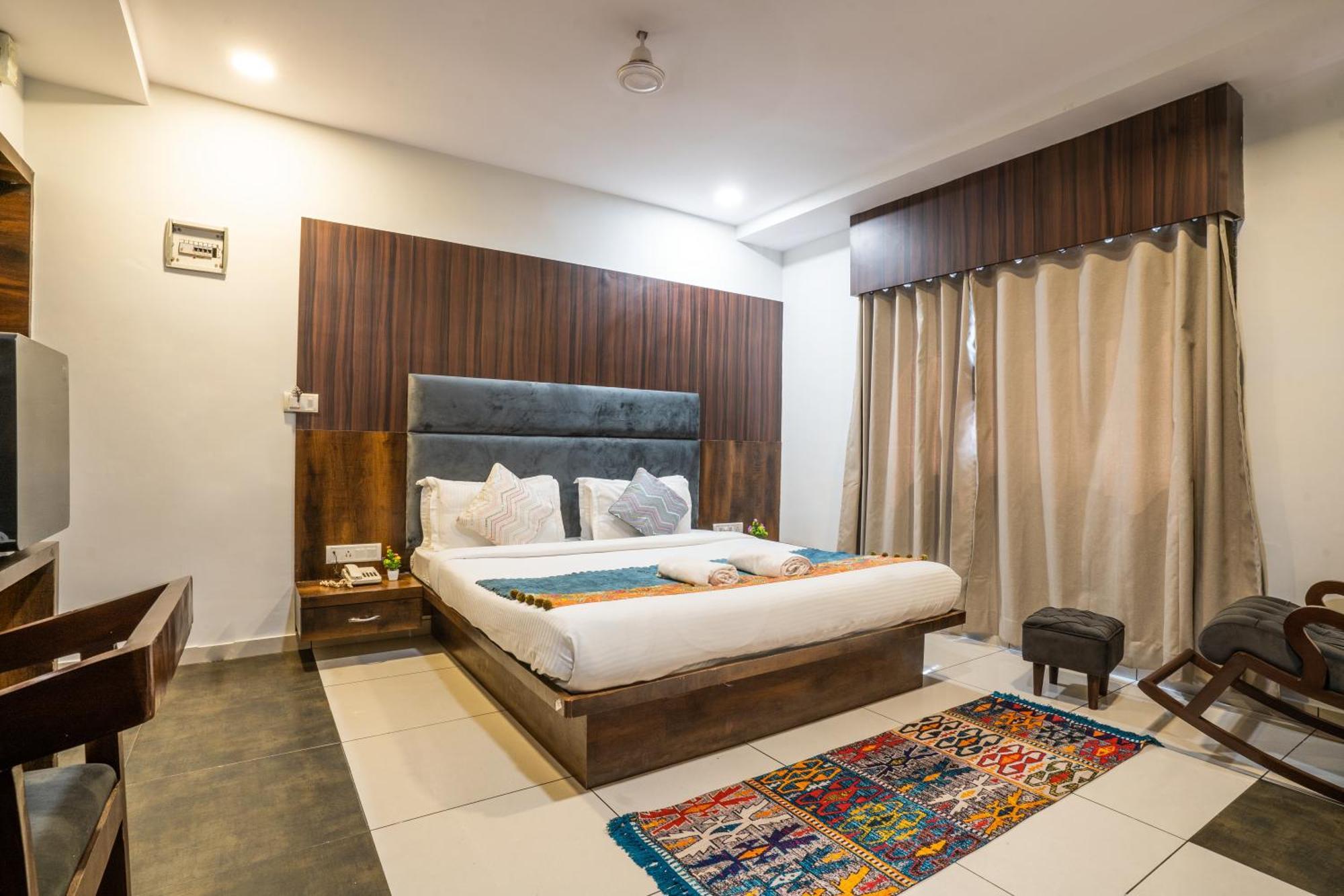 Hotel Naman Ουνταϊπούρ Εξωτερικό φωτογραφία