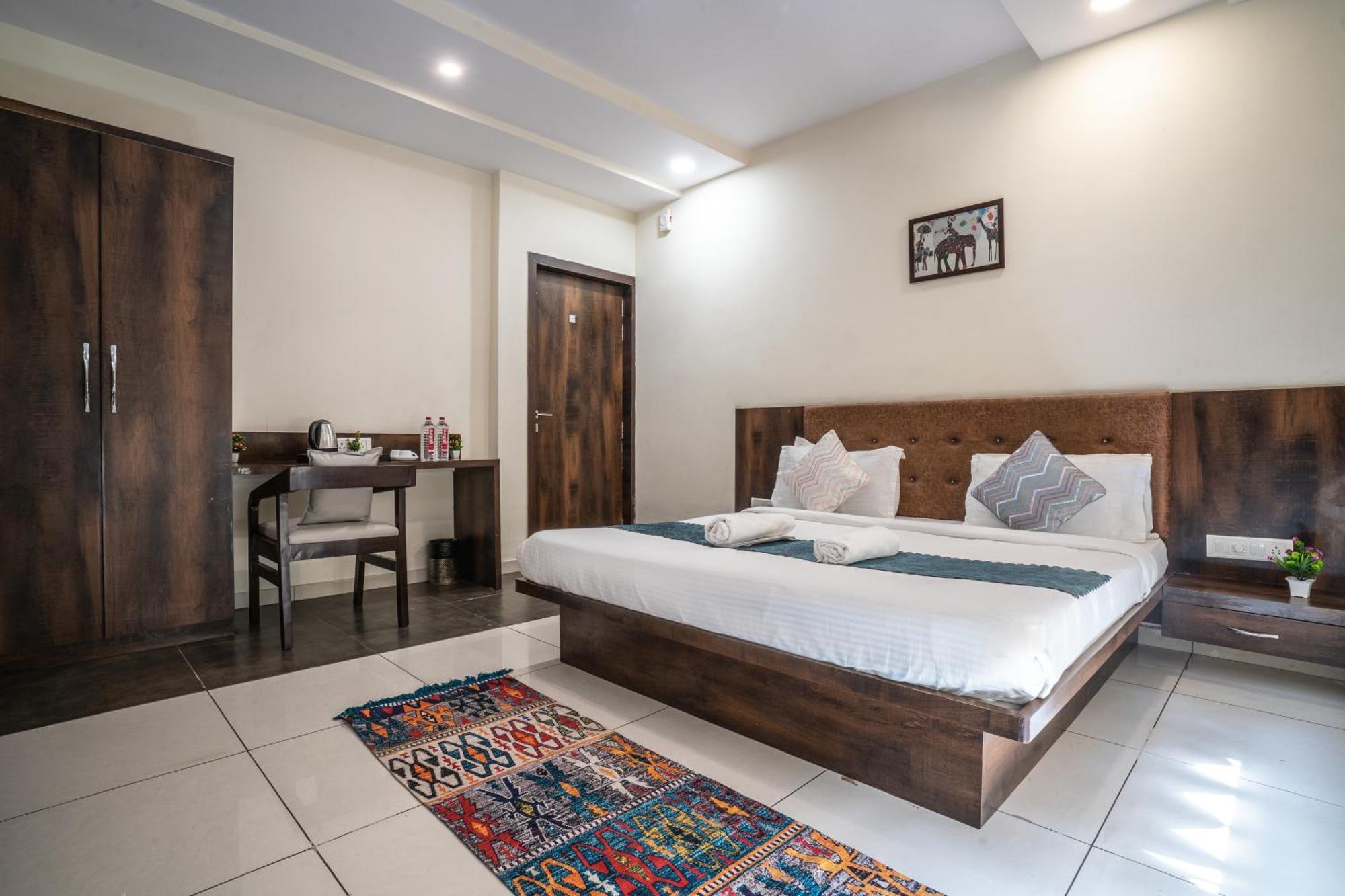 Hotel Naman Ουνταϊπούρ Εξωτερικό φωτογραφία